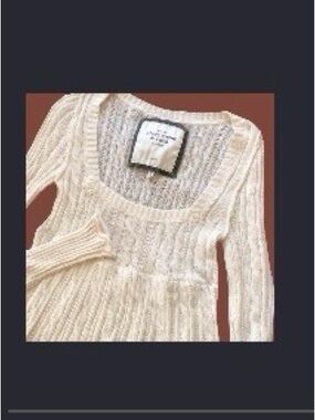 Cream Scoop Neck Cable Knit Women's Sweater RARE